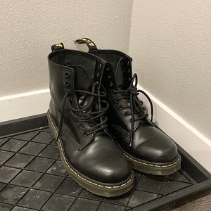 Black Doc Martens size 41 EU / 8-1/2 women’s - gently used, small scuff left toe